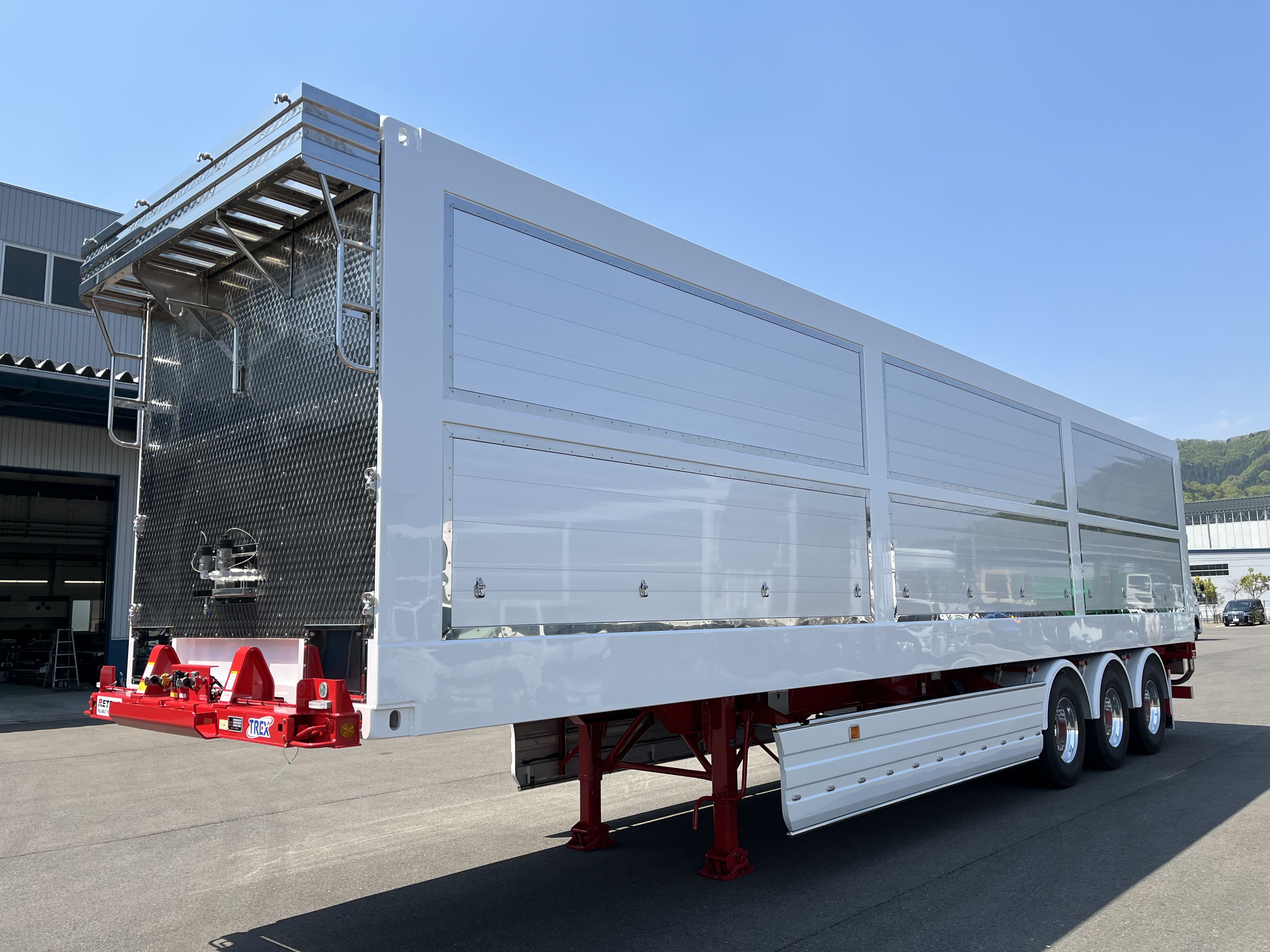 ムービングフロアトレーラ写真1