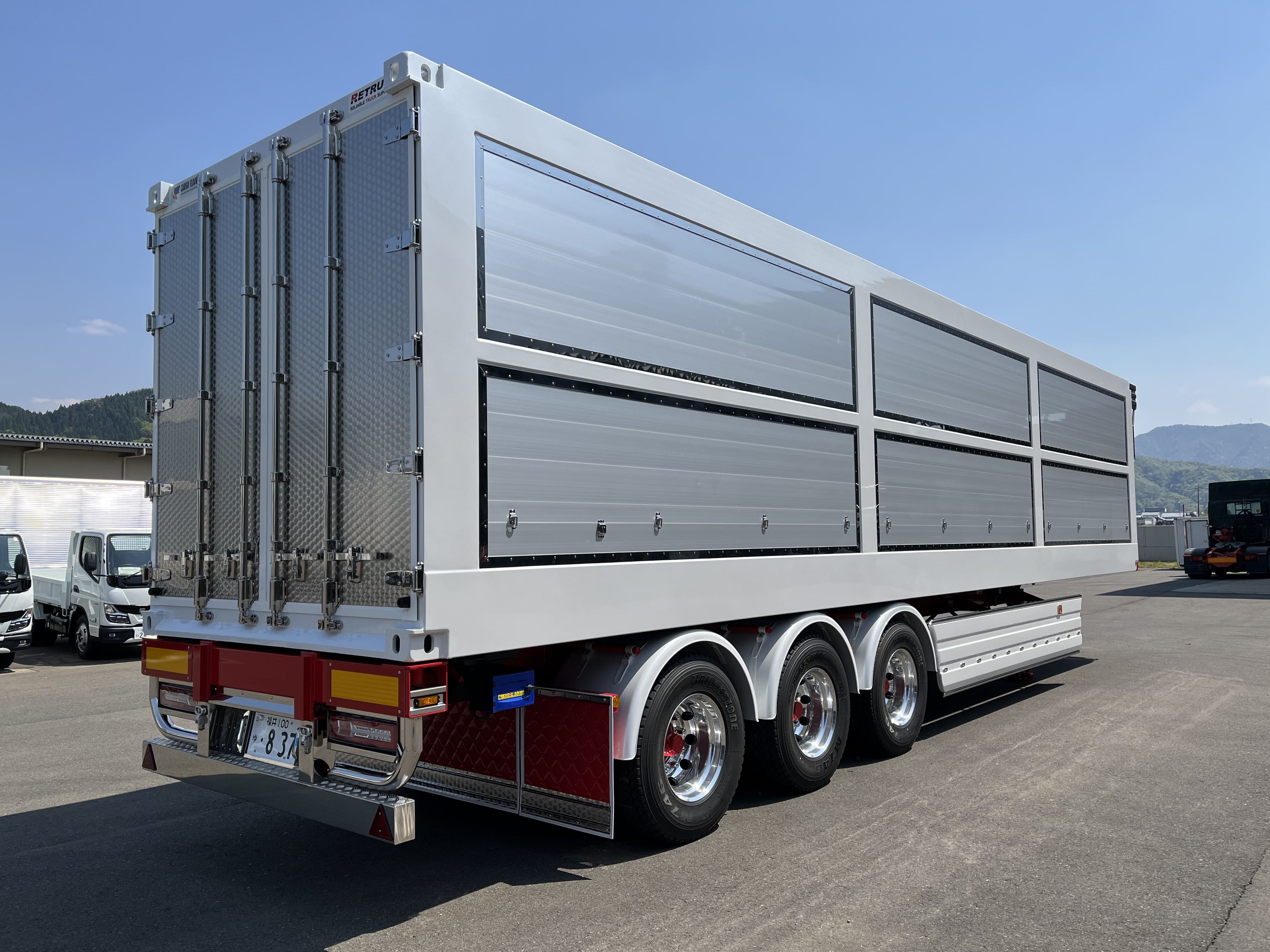 ムービングフロアトレーラ写真2